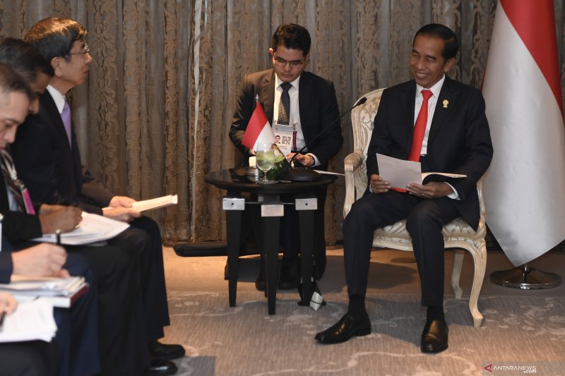 Presiden Jokowi bertemu Presiden ADB