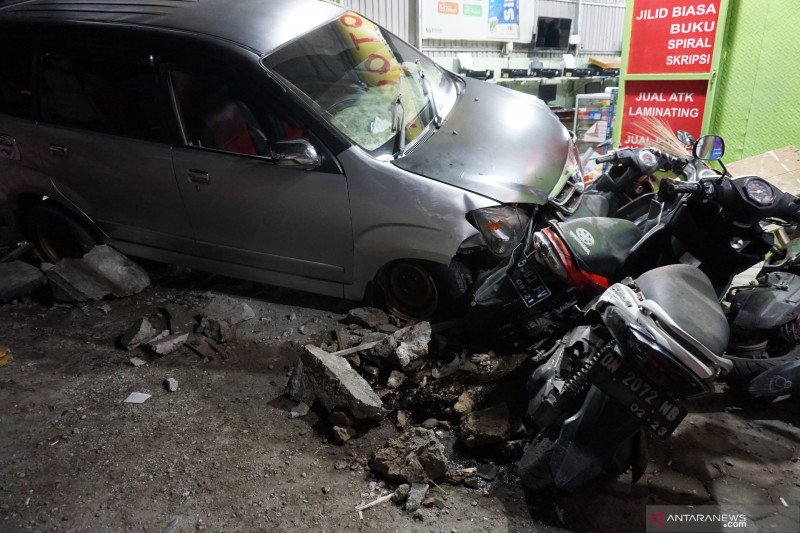 Belum mahir pakai motor, wanita ini tabrak dua pemuda hingga tewas di Lingsar