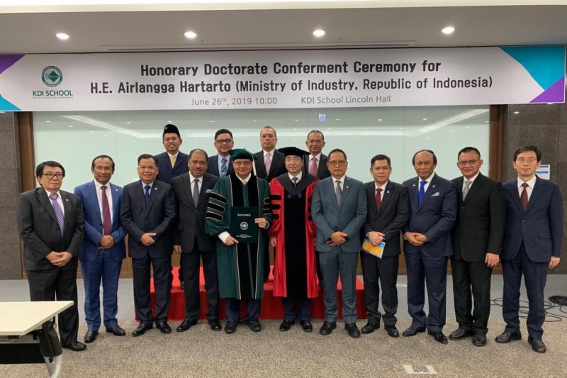 SatyaYudha: Revolusi industri 4.0 antarkan Airlangga raih doktor HC