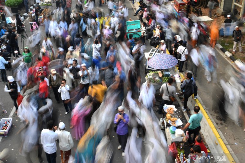 Massa aksi di depan MK bubar
