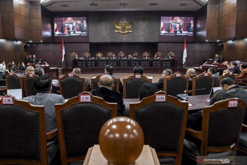 Sidang pembacaan putusan sengketa pilpres dibuka oleh Ketua Mahkamah Konstitusi