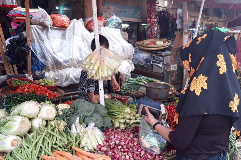 Naiknya harga aneka cabai