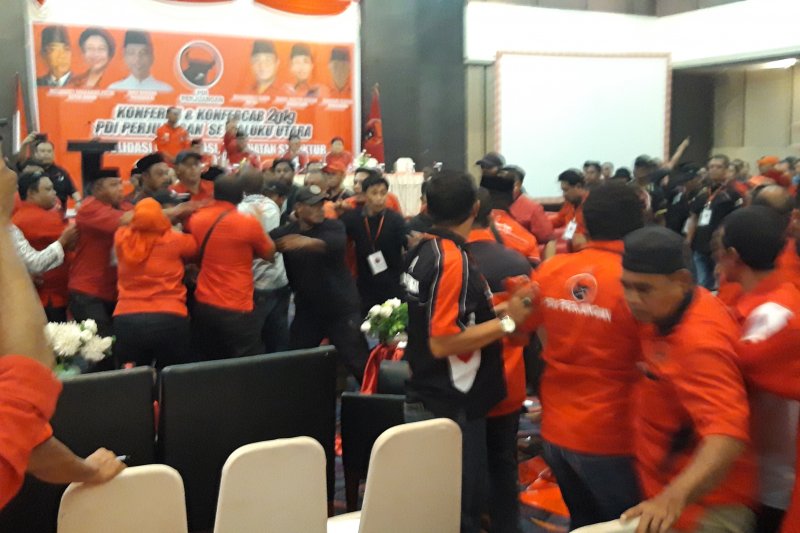 Ricuh, Konferda PDIP di Maluku Utara