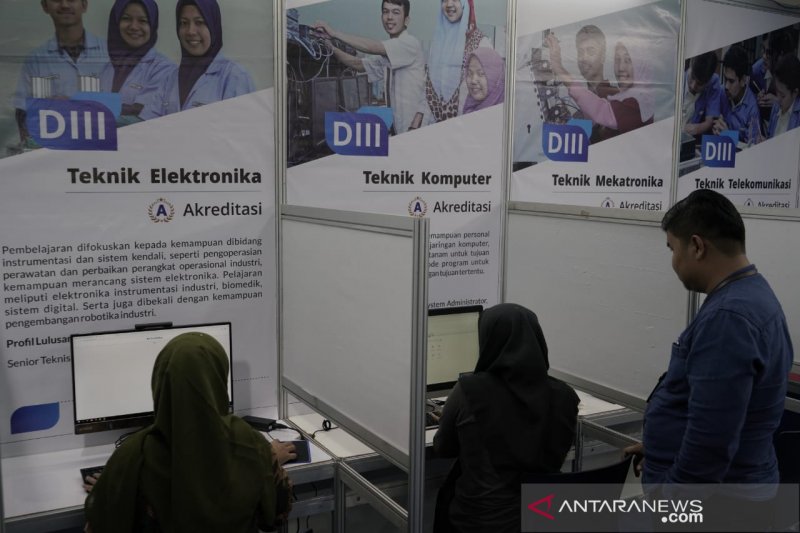 PCR buka gerai pendaftaran mahasiswa baru di Mal SKA