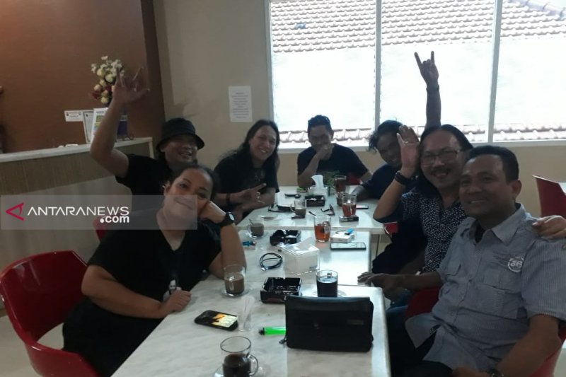 Mantan vokalis Boomerang Roy dapat dukungan maju Pilkada Surabaya