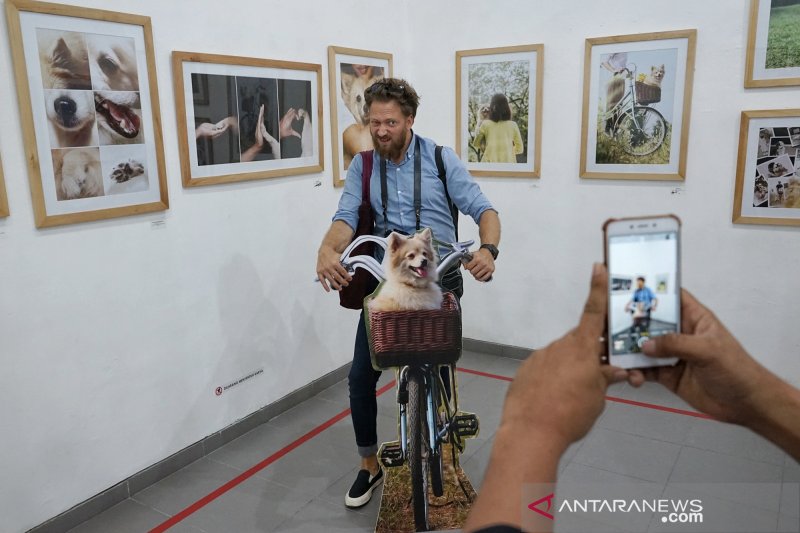 antarafoto-pameranfotoruangtamu-080719-afa-03 Cara mengambil foto estetik dengan ponsel, hasilnya memukau!