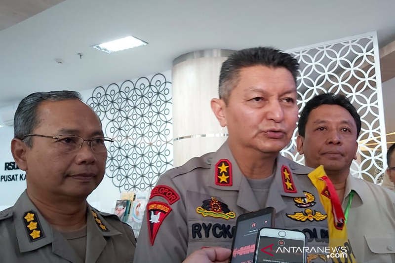 Kapolda Jateng bagikan bingkisan untuk pasien penderita kanker