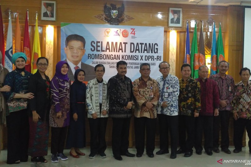 Rektor Unja paparkan permasalahan SBMPTN kepada Komisi X DPR RI