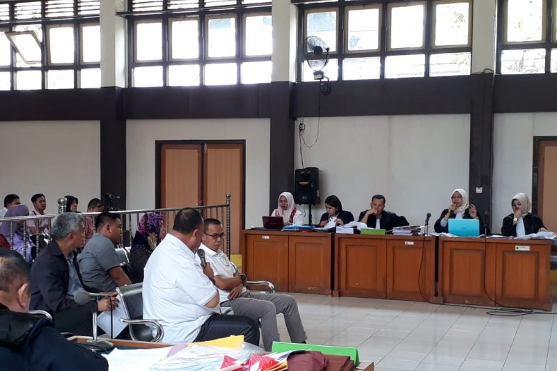 Jaksa tuntut komisioner KPU Palembang enam bulan penjara