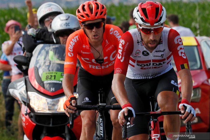 Pebalap Italia dibawa ke RS setelah kecelakaan parah