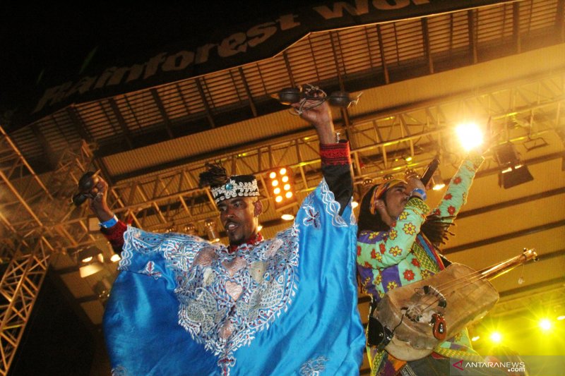 Kolaborasi semua bintang tamu menutup malam terakhir RWMF 2019