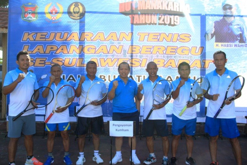 Kanwil Kemenkum HAM Sulbar juara ketiga tenis lapangan HUT Mamuju