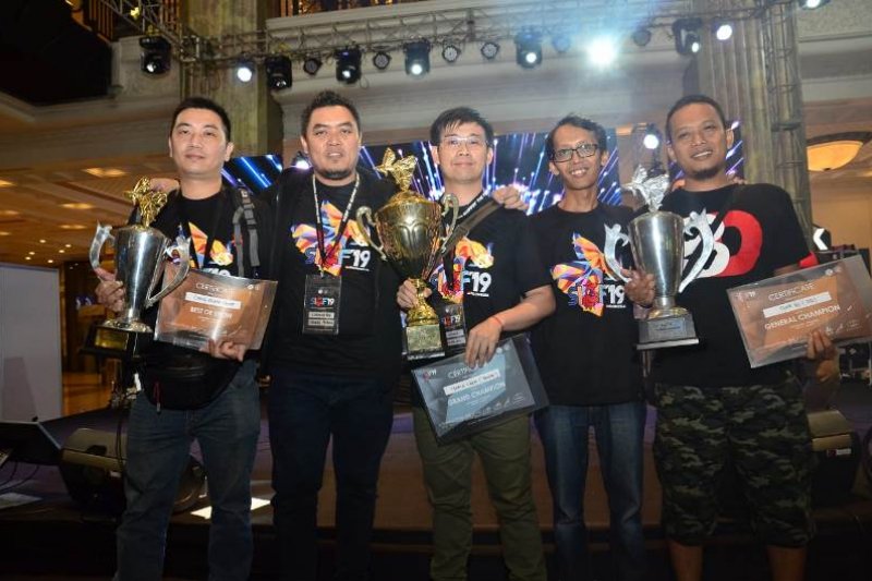 Indonesia mendapatkan 34 piala kontes ikan guppy internasional