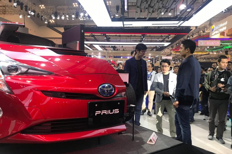 Ini kelebihan mobil hibrid Toyota sehingga penjualannya tumbuh pesat