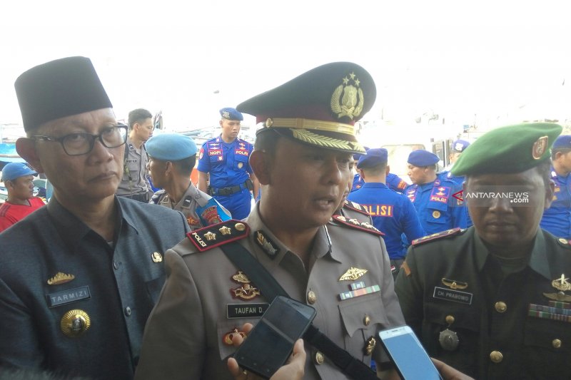 Warga Lampung Timur sukarela serahkan 30 senpi rakitan kepada polisi