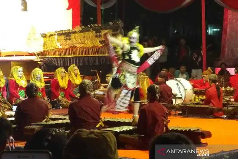 PDI Perjuangan gelar wayang, syukuran kemenangan Jokowi-KH Ma'ruf Amin
