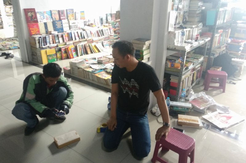 Pedagang buku beralih ke daring karena penjualan konvensional sepi