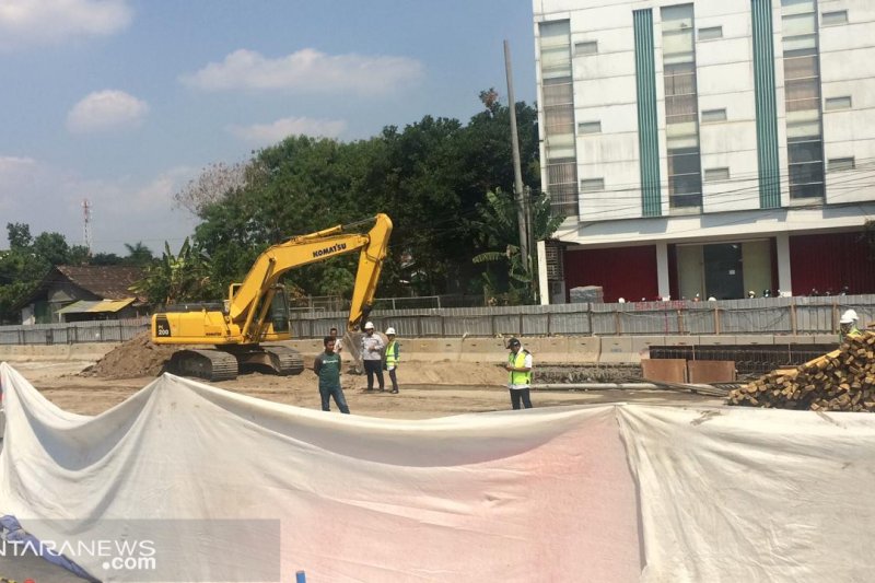 Sopir truk terjungkal di underpass Kentungan Sleman mengaku tidak ada petugas yang mengarahkan