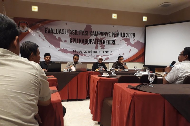 Partai politik ingin biaya pemasangan alat peraga kampanye dari negara