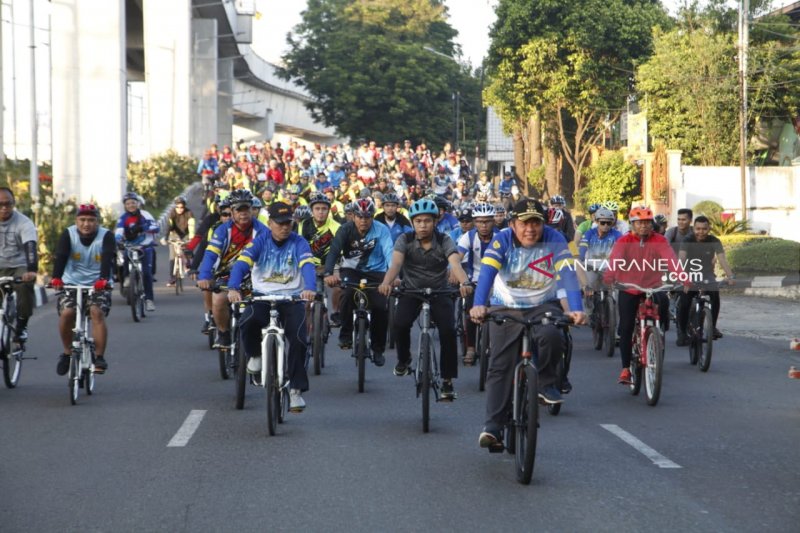 Gubernur Sumsel bersepeda bersama keliling Palembang