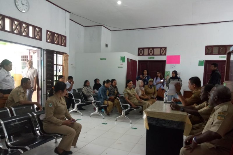 Dinkes Mimika sesalkan aksi pegawai tutup Puskesmas Wania