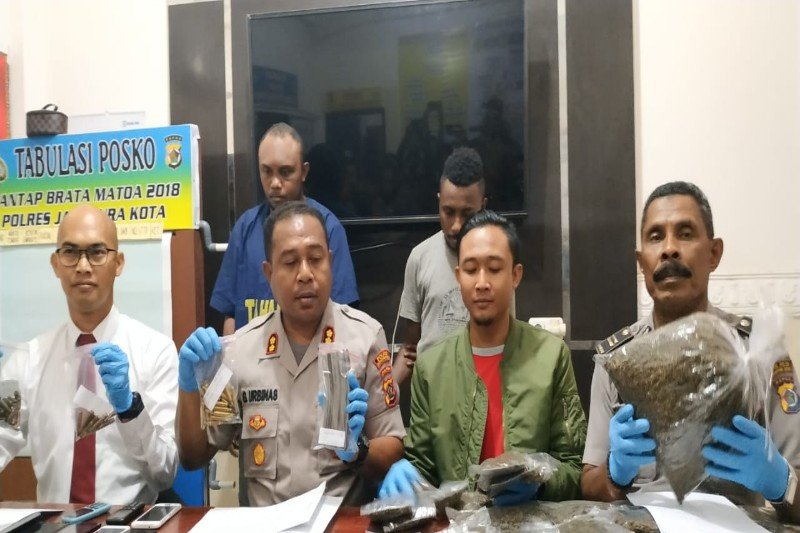 Polisi tangkap warga PNG pemasok ganja