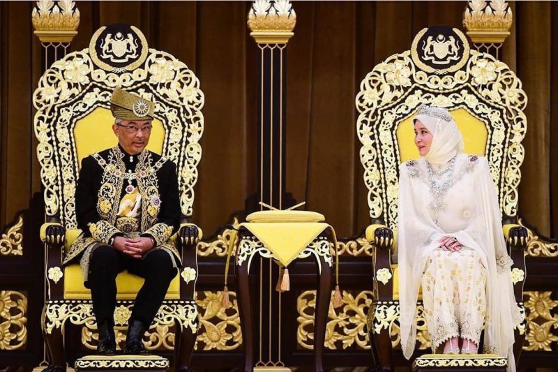 Sultan Pahang dinobatkan menjadi Raja Malaysia