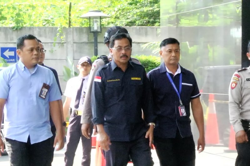 Terjaring OTT, Gubernur Kepri tiba di KPK