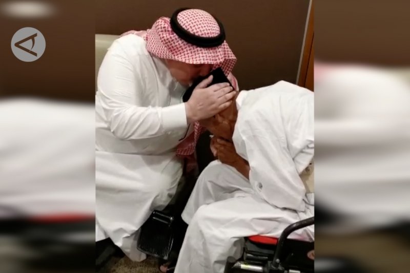 Dubes Arab Saudi antar Kakek Uhi untuk berhaji