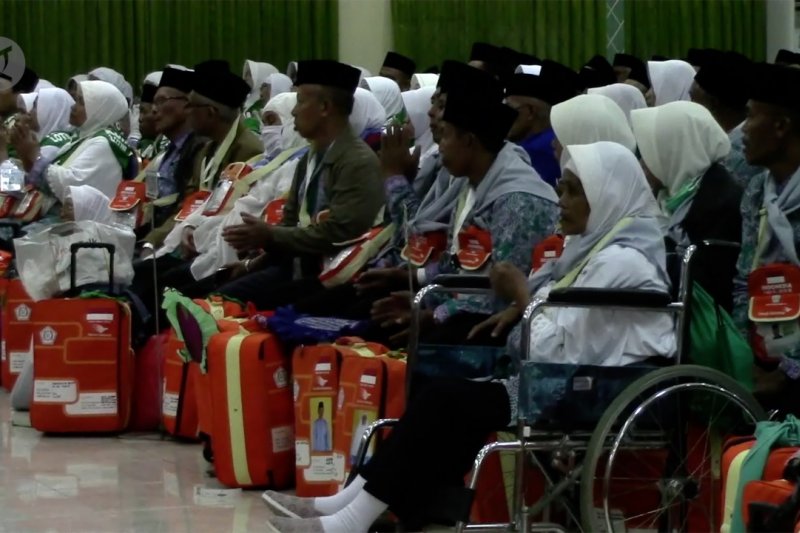 2 calhaj asal Lombok Tengah dipulangkan karena hamil