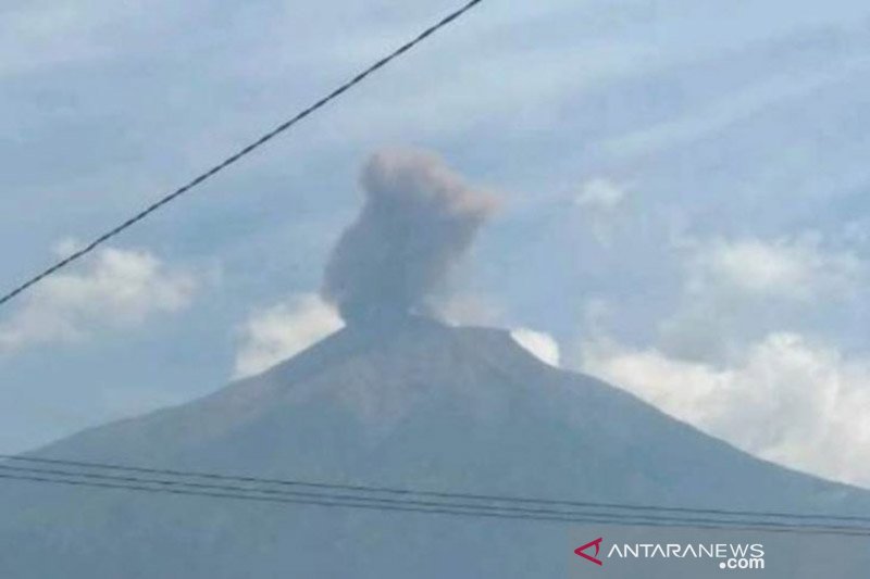 Petugas: 51 orang mendaki saat Gunung Kerinci erupsi Rabu