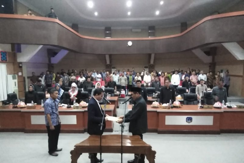 Pemkab Kolaka serahkan dokumen APBD Perubahan