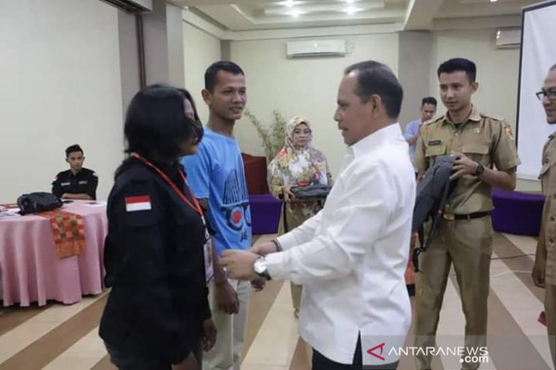 Solok City Government increased the capacity of Outbound tourist guide
