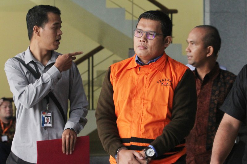 KPK tahan Ketua Fraksi Golkar terkait kasus suap RAPBD