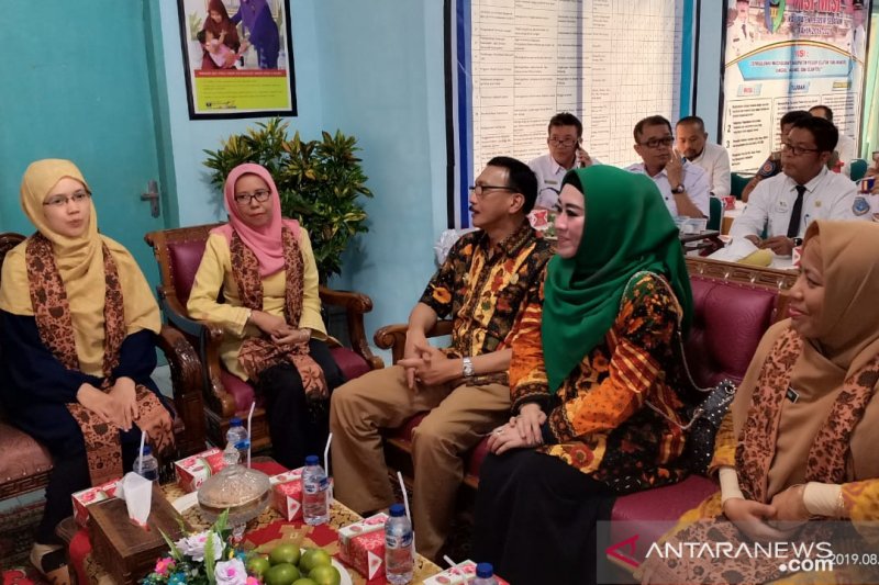 Tim Penilai Kabupaten Sehat bertandang Ke Pesisir Selatan