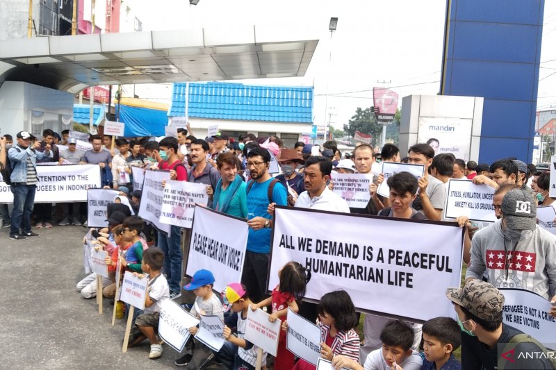 Ratusan Pencari Suaka Di Pekanbaru Demo Di Kantor Iom Antara News Aceh