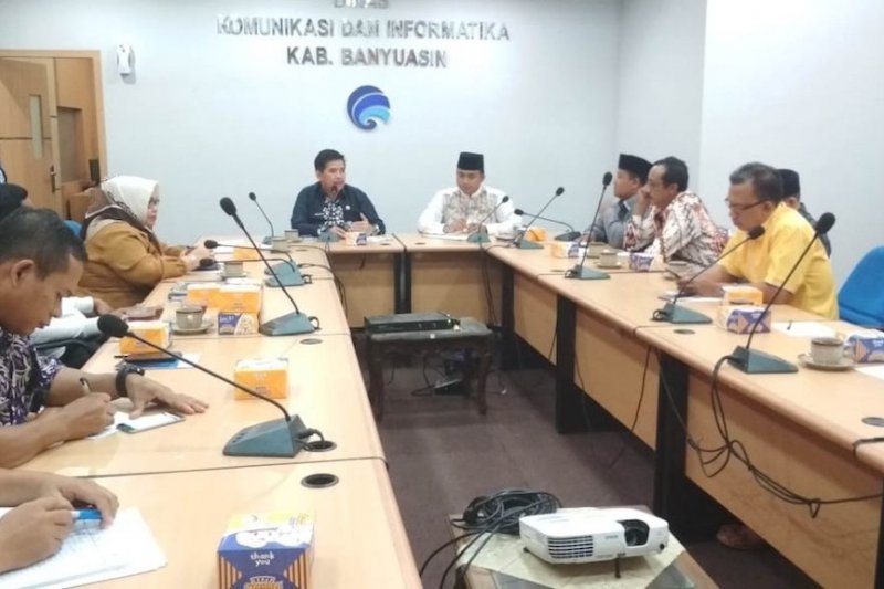Banyuasin targetkan pendapatan retribusi tower Rp1 miliar