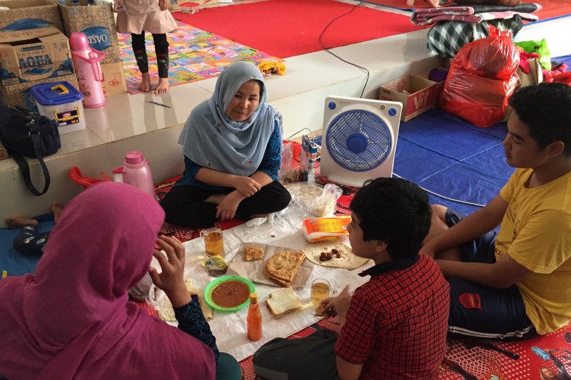Para pencari suaka berharap dapat daging kurban