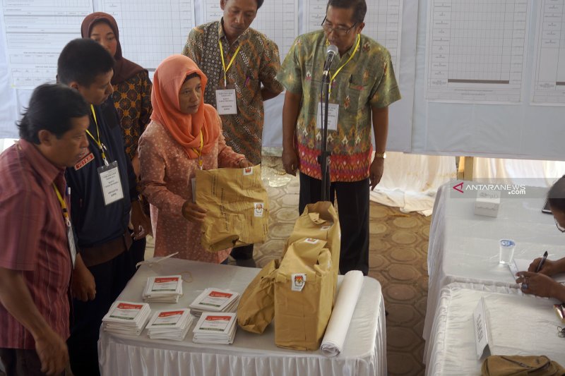 DKPP rehabilitasi ketua KPU - Bawaslu terkait Bupati Mandailing Natal