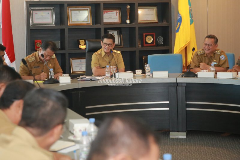Pimpin Rapat Staf, Gubernur Ingin Matangkan Persiapan HUT RI