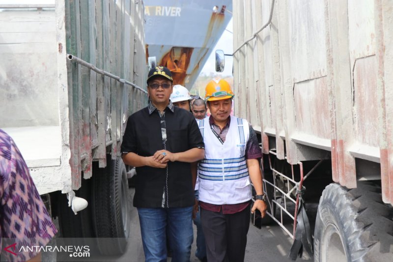 Gubernur NTB memudahkan investasi pengembangbiakan sapi