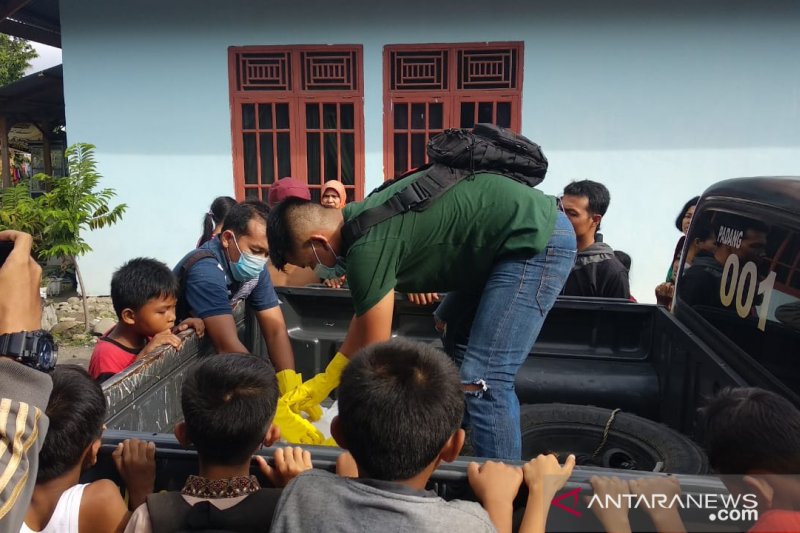 Warga Pauh Padang digegerkan penemuan Jasad bayi laki-laki hanyut di sungai