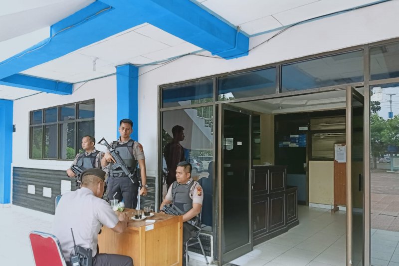 KPK geledah dua Kantor Dinas di Kota Dumai, Riau