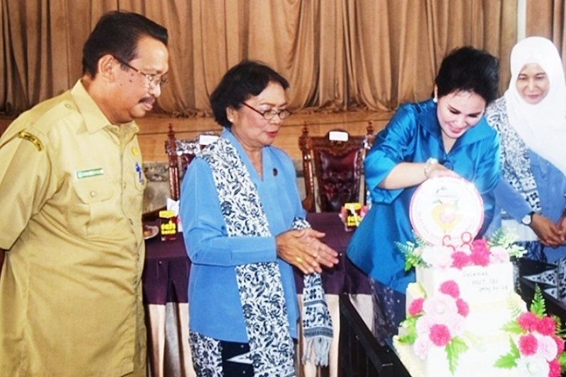 Bidan di Kapuas diingatkan perkuat kebersamaan dan saling mendukung