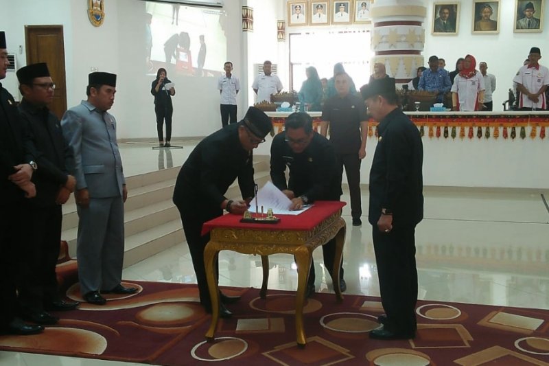 DPRD setujui tiga Raperda APBD Perubahan