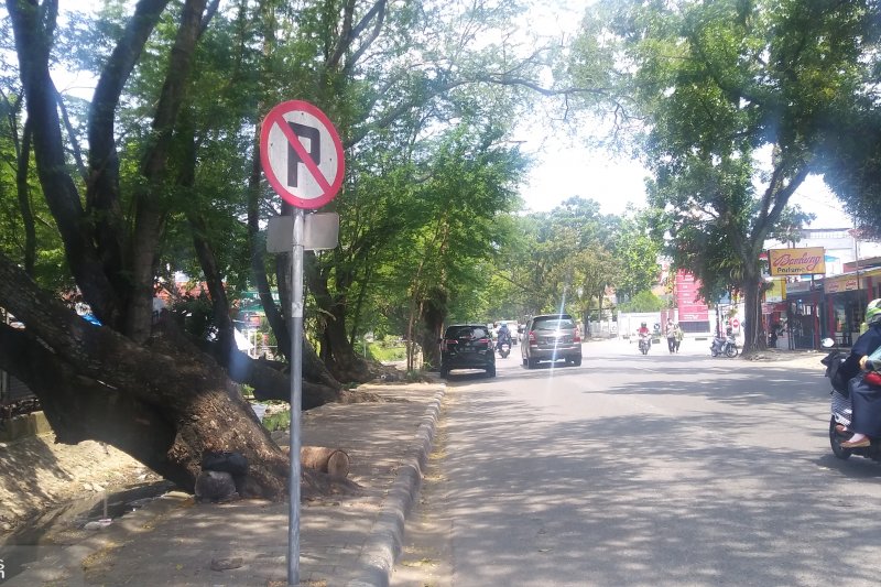 Siap-siap kendaraan yang parkir di sembarangan tempat bakal diderek gratis