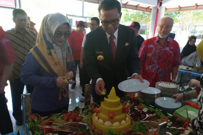 Gubernur Sulsel beri penghargaan kepada paguyuban tionghoa