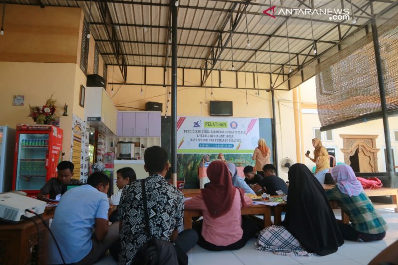 UHO didik warga tentang etika bermedia sosial