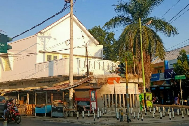 Simpang Lima Kota Tua Ampenan