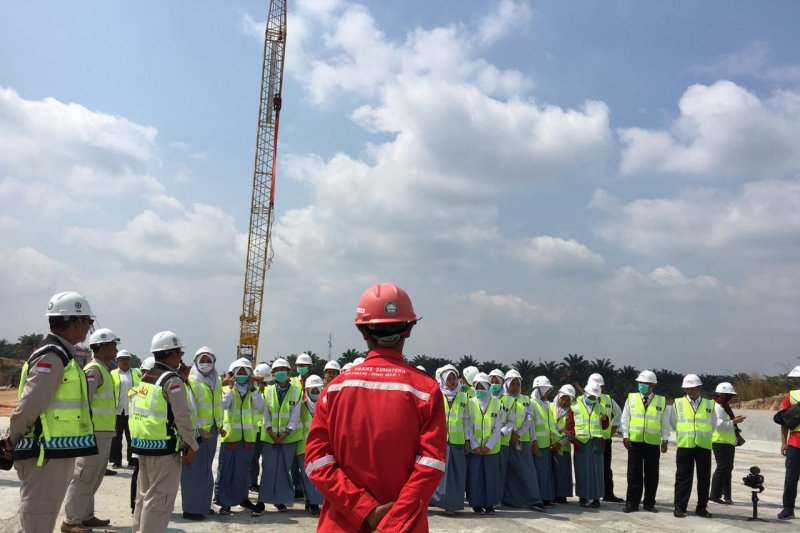 VIDEO - Peserta SMN Yogyakarta saksikan pembangunan Jalan Tol Pekanbaru-Dumai